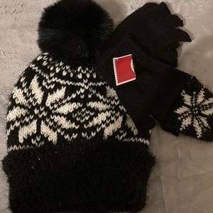 NWT Black/white hat/mitten set